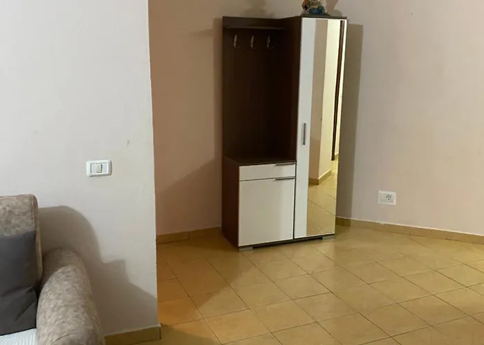 Apartment Shtepia Juaj *