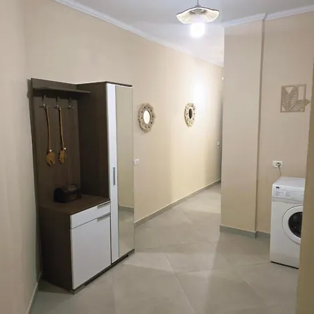 Shtepia Juaj Seaside Newly Renovated 2026 شقة دراس
